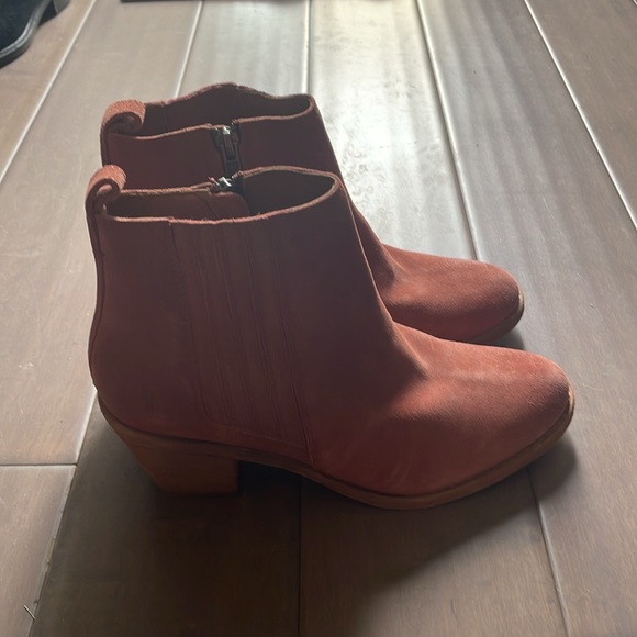 Frye Alton Chelsea Rosewood Red Suede ankle boot booties 8.5 - Picture 3 of 7